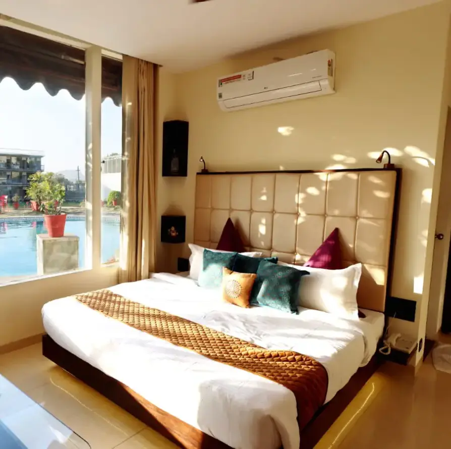 Super Deluxe Pool View Room